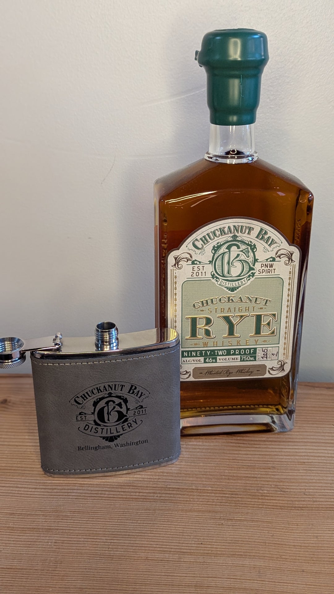 Leather Chuckanut Bay Flask (6oz)