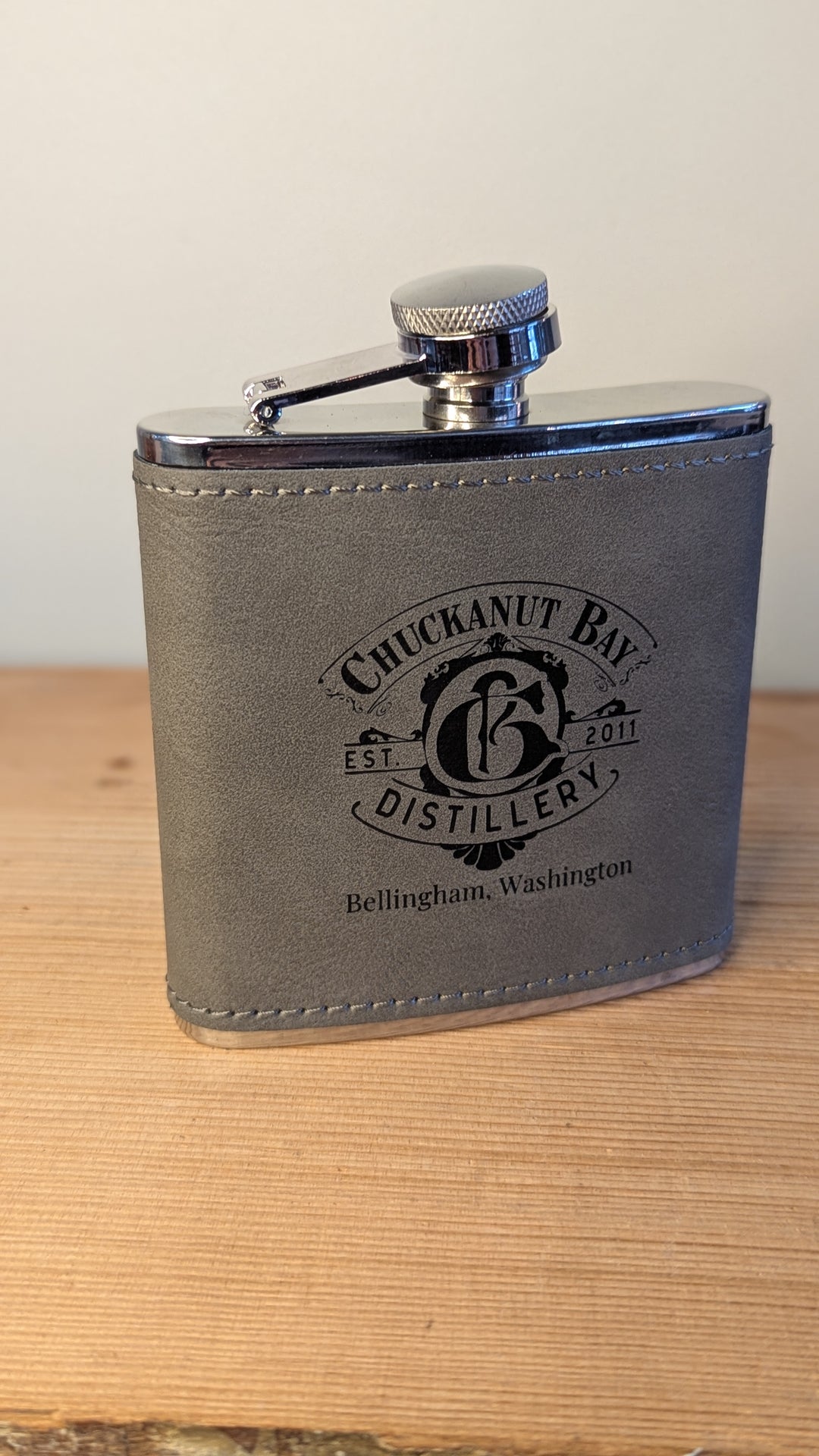 Leather Chuckanut Bay Flask (6oz)