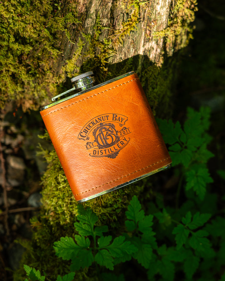 Leather Chuckanut Bay Flask (6oz)